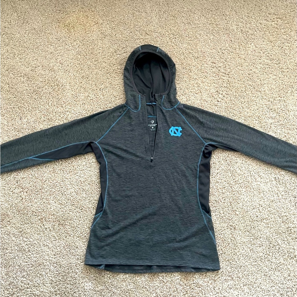 UNC light hooded sweatshirt Women’s Size medium never worn no tags gray and blue